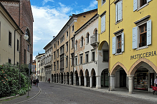 Visegrád (Maďarsko)Udine (Furlánsko-Julské Benátsko – Itálie)