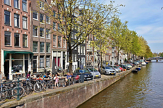 Centrum země ležící v úrodné nížině, místo, jehož kanály ze sedmnáctého století jsou pod patronací UNESCO. Amsterdam je největším městem Nizozemska a někdy se mu říkává Benátky severu. Původně šlo o malou rybářskou vesničku, která se stala velkým přístavem a hrála vedoucí úlohu ve finančních...