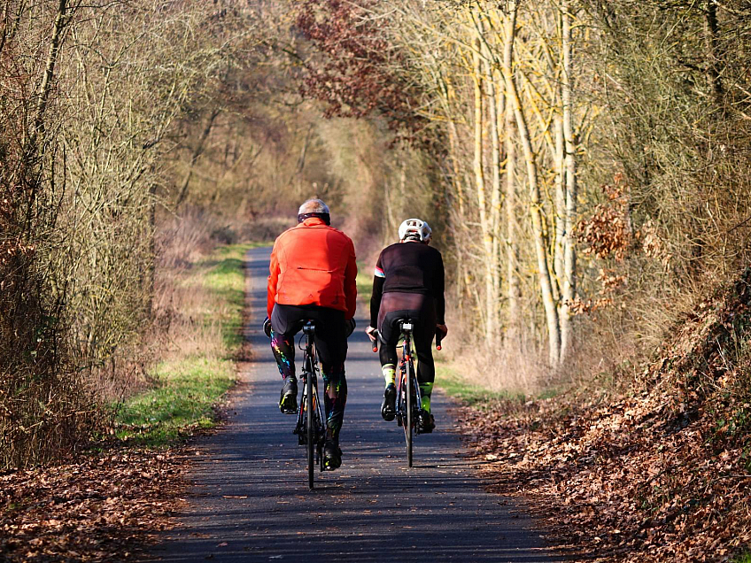 Cyklistický trénink zlepší kondici a nabízí celou řadu výletů