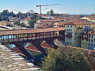 Ponte Vecchio v Bassano del Grappa (Veneto - Itálie)