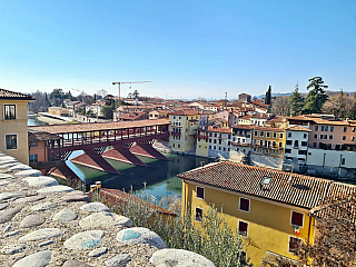 Ponte Vecchio v Bassano del Grappa (Veneto - Itálie)