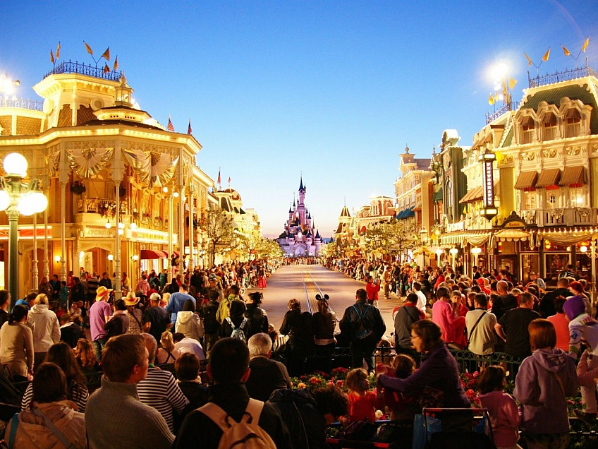 Disneyland v Paříži (Francie)
