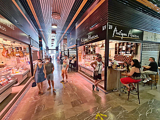 Mercado San Augustín v Granadě (Andalusie - Španělsko)