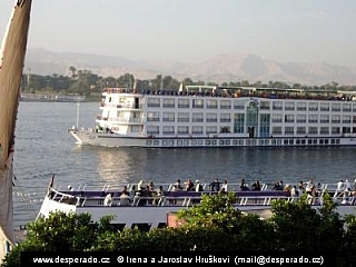 Výletní lodě na Nilu v Luxoru (Egypt)