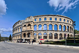 Římský amfiteátr v Pule