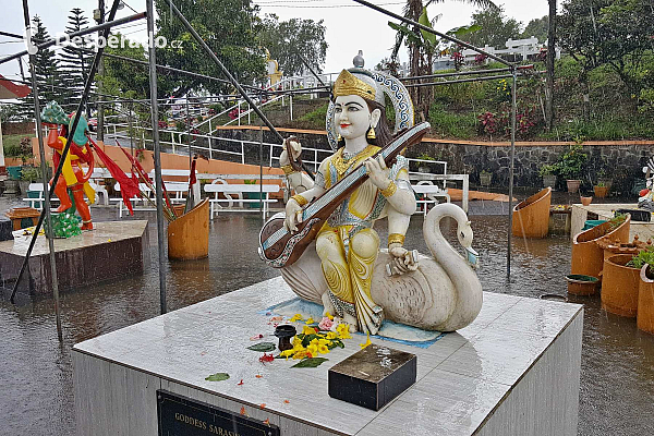 Grand Bassin Hindu Temple (Mauricius)