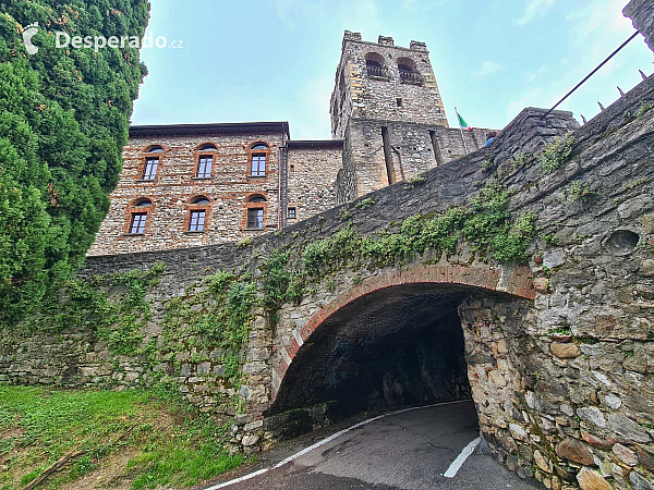 Castello di Desenzano v Desenzano del Garda (Lombardie - Itálie)