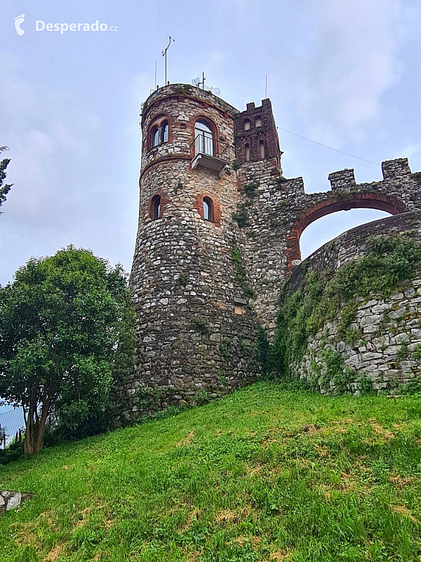 Castello di Desenzano v Desenzano del Garda (Lombardie - Itálie)