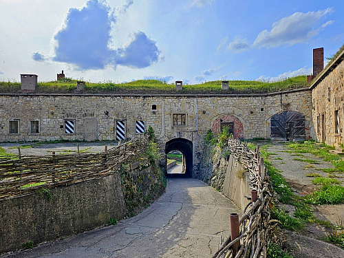 Kladská pevnost: Od středověkého hradiště po monumentální památku