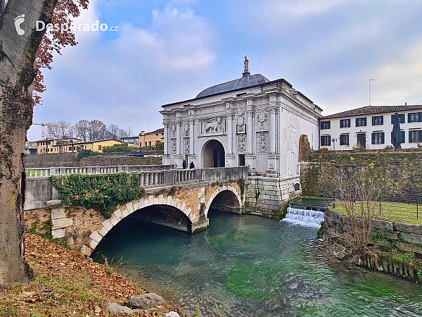 Porta San Tomaso v Trevisu (Benátsko - Itálie)