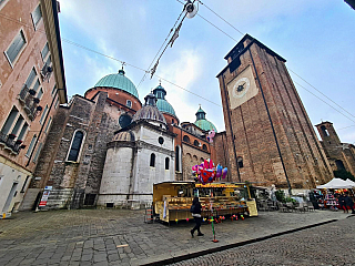 Cattedrale di San Pietro Apostolo v Trevisu (Benátsko - Itálie)