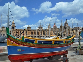 Tradiční rybařská loď (Malta)