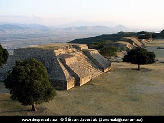 Monte Albán u města Oaxaca (Mexiko)