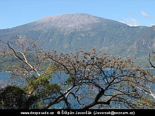 Jezero Lago de Coatepeque (Salvador)