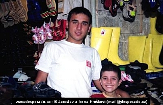 Prodavači na tržišti v Sanliurfa (Turecko)