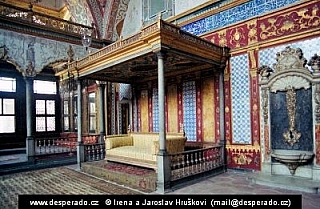 Harem, interiér paláce Topkapi (Turecko)
