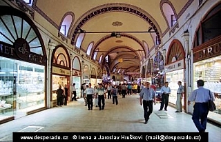Velký Bazar v Istanbulu je největší krytý bazar na světě (Turecko)