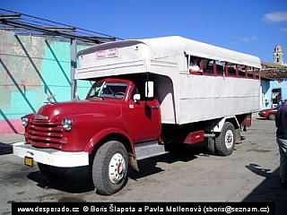 Jedna z forem dopravy v Trinidadu (Kuba)