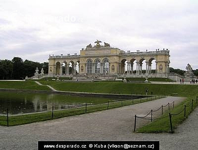 Zámek Schönbrunn ve Vídni (Rakousko)