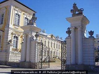 Zámek Rundale (Lotyšsko)