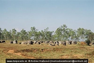 Planina džbánů u Phonsavan (Laos)