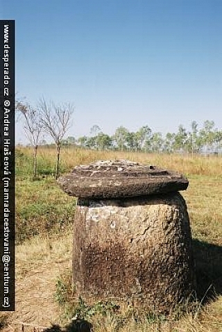 Planina džbánů u Phonsavan (Laos)