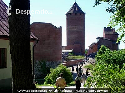 Hrad Turaida - věž, muzeum (Lotyšsko) 