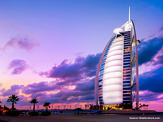 Burj Al Arab v Dubaji (Spojené arabské emiráty)