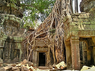 Jeden z chrámů v komplexu Angkor (Kambodža)