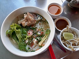 Polévka je tradičním khmérským jídlem (Kambodža)
