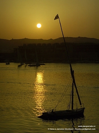 Feluka na řece Nil (Egypt)