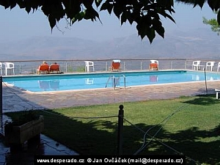 Bazén v kempu Delfy Camping (Řecko)