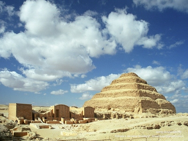 Pyramida v Sakkára (Egypt)