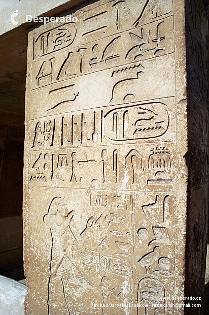 Pyramida v Sakkára (Egypt)