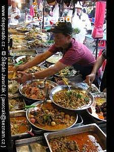 Tržiště s jídlem (Thajsko)