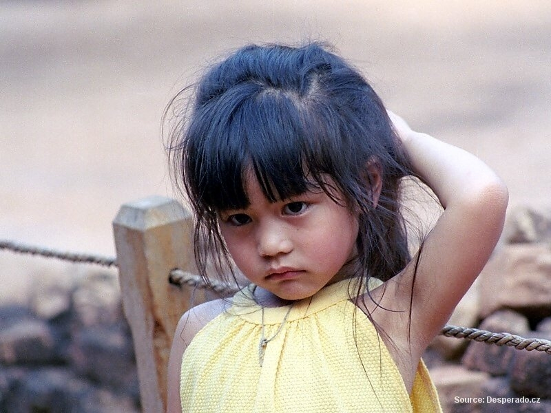Děvčátko v Sihanoukville (Kambodža)
