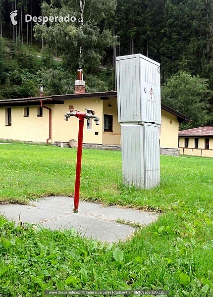 Autokemp Na Kopci v obci Vír (Česká republika)