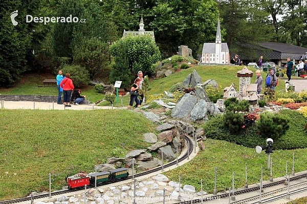 Zmenšený svět v parku Minimundus v Klagenfurtu (Rakousko)