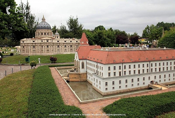 Zmenšený svět v parku Minimundus v Klagenfurtu (Rakousko)