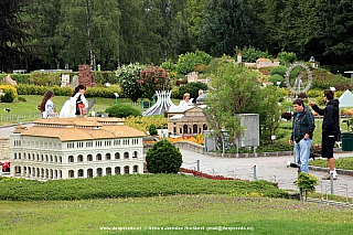 Zmenšený svět v parku Minimundus v Klagenfurtu (Rakousko)